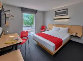 克雷塔罗尤里察城市快捷酒店