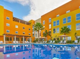 City Express Suites by Marriott Cabo San Lucas，位于卡波圣卢卡斯的公寓式酒店