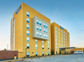 City Express by Marriott Rosarito，位于罗萨里托的酒店