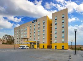 City Express by Marriott Ensenada，位于恩塞纳达港的酒店