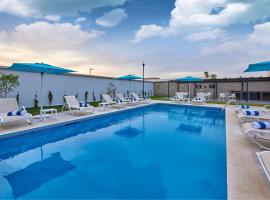 City Express by Marriott Ensenada，位于恩塞纳达港的酒店