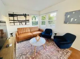 Stylish 1Br Retreat w/Garage AC Close 2 Everything