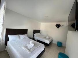 HOTEL SENDERO LAS GACHAS，位于Guadalupe的酒店