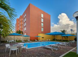 City Express Junior by Marriott Cancun，位于坎昆的酒店