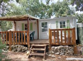 Mobile home camping Ard&egrave;che，位于Orgnac-lʼAven的豪华帐篷营地