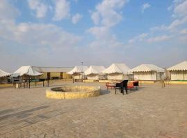 Hindustan Desert Camp，位于Kūri的度假村