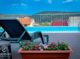 Hotel Premier - Veliko Turnovo City Center, Panorama View，位于大特尔诺沃的酒店