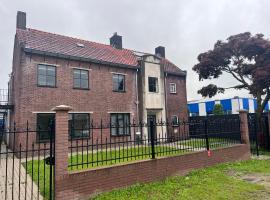 Kess Maison, Gehele villa met dakterras Enschede，位于恩斯赫德的酒店