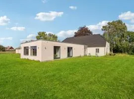 5 Bedroom Cozy Home In Odense N
