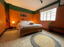 La Bonita Guesthouse，位于布卡拉曼加的酒店