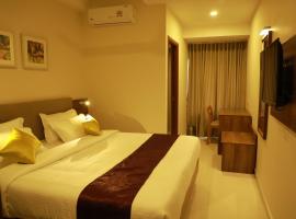 Hotel Blue Star，位于Changanācheri的酒店