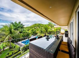 Maison Blanche - Elegant 3BR Oasis, Pool, Balcony & BBQ in Flamingo，位于普拉亚弗拉明戈的酒店