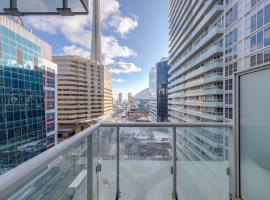 1 BR Furnished Condo with Balcony across CN Tower，位于多伦多的酒店
