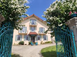 VILLAS-DU-LAC Appartements de vacances et Espace Spa privé，位于克莱尔沃雷拉克的酒店