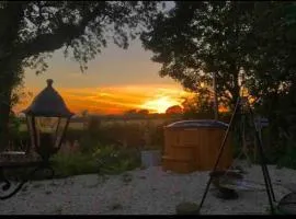 Nefoedd Romantic Shepherds Hut