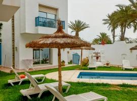 VILLA "Mezraya" à 500 m de la plage - DJERBA，位于迈来亚的酒店