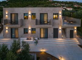 Topos Suites，位于拉瑟的自助式住宿