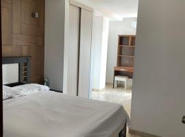 Apart. Hotel Adulam，位于圣克鲁斯的酒店