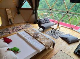 North Dome & Suite，位于里泽的酒店