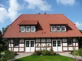 Ruhiges Landhaus Krienke - Doppelhaus mit Sauna & Kamin