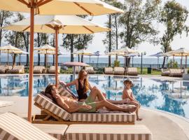 Kerkyra Blue Hotel & Spa by Louis Hotels，位于科孚镇的度假村
