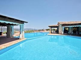 ISA-Residence with swimming-pool in Porto Rotondo at only 500 m from the beach，位于罗通多港的酒店