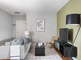 Evanston 1br w courtyard wd nr beach CHI-955