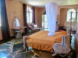 Room in Villa - Dolphin Suite 40 m2 in Villa 560 m2, Indian Ocean View，位于Shimoni的酒店