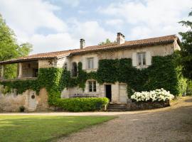 LA CROIX DES GRANGES，位于Chapdeuil的酒店