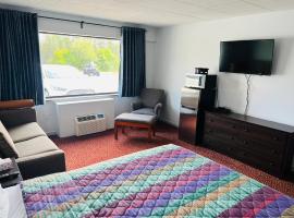 Lively Inn and Suites - Sudbury，位于Naughton的酒店