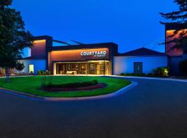 Courtyard by Marriott Dulles Airport Herndon/Reston，位于赫恩登华盛顿杜勒斯国际机场 - IAD附近的酒店