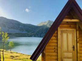 Kapetanovo Jezero Bungalov，位于波德戈里察的住宿加早餐旅馆