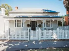 Hargreaves Cottage - close to CBD