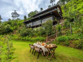 StayVista at Leopard's Creek with Pool，位于索兰的酒店