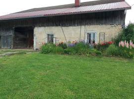 Appartement meublé agréable au cœur du massif du Jura，位于Malpas的酒店