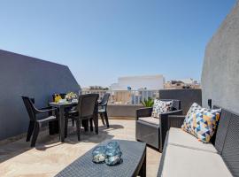 Few minutes from Valletta modern 2-bd roof top apartment，位于Marsa的酒店
