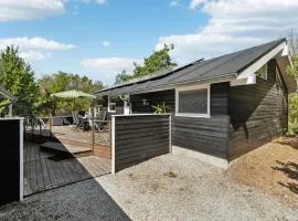 Amazing Home In Ålbæk With Kitchen