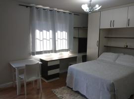 Residencial Vitor Studio 5，位于圣若泽杜斯皮尼艾斯的公寓
