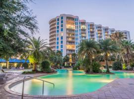 Beautiful Junior near the beach Palms Resort in Destin，位于德斯坦的酒店