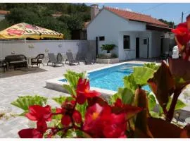 House Luketini dvori