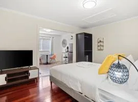 Lovely Relaxing Private Studio Near Westlake