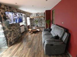 Maison entière située à proximité du centre thermal de Chaudes-Aigues，位于Espinasse的酒店