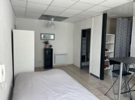 Studio bien placé (100 m gare)，位于圣欧班堡的酒店
