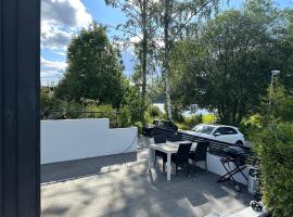 Studio house with sea view in Stockholm，位于Tyresö的酒店