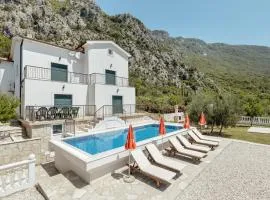 Pet Friendly Home In Herceg Novi With Outdoor Swimming Pool