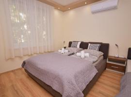 Kinder Apartman，位于毛科的酒店