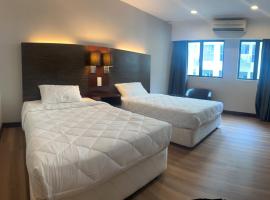 Deluxe Twin Room AYS，位于哥打京那巴鲁的公寓式酒店