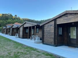 Casas de A Uriceira，位于坎加斯德穆拉索的豪华帐篷营地