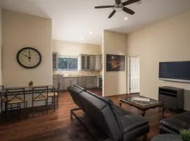 Luxury Guest House 2BA/2BR, Separate Building, Private Basketball Court, Prime Neighborhood