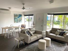 2 Bedroom Villa In Tropical Resort，位于努萨维尔的度假村